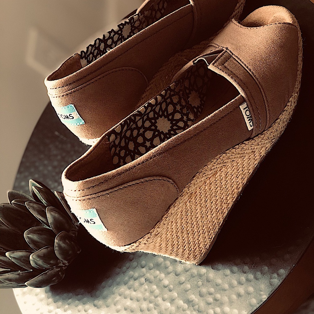 TOMS open toe wedge espadrille heel.